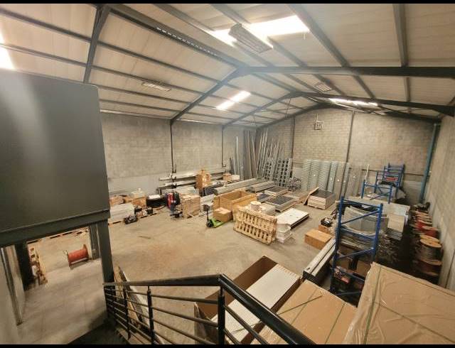 422M² WAREHOUSE TO LET IN MORGAN INDUSTRIA